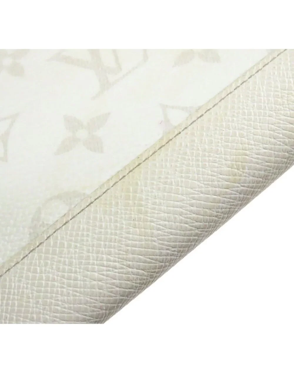 Louis Vuitton Zippy Wallet Horizontal White Taigarama